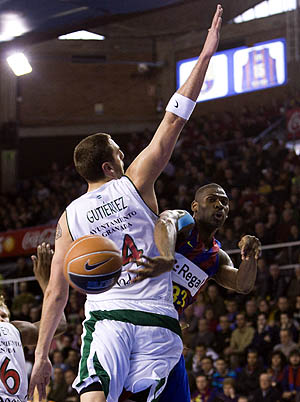 Gutiérrez cuajó una buena actuación ante el Barça (ACB) Gutiérrez cuajó una buena actuación ante el Barça (ACB)