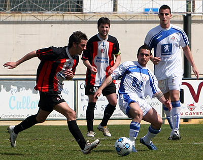 El conjunto del Vélez acusó sus problemas en Armilla (JESÚS HURTADO) El conjunto del Vélez acusó sus problemas en Armilla (JESÚS HURTADO)