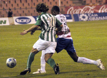 Los rojiblancos están obligados a ganar al líder (PACO AYALA) Los rojiblancos están obligados a ganar al líder (PACO AYALA)