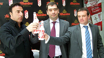 Quique Pina junto a Manuel Helguera e Ignacio Molina durante el acto (GRJ) Quique Pina junto a Manuel Helguera e Ignacio Molina durante el acto (GRJ)