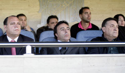 Quique Pina, en el palco del Águilas CF, respira más tranquilo tras la decisión Quique Pina, en el palco del Águilas CF, respira más tranquilo tras la decisión