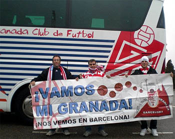 Socios de la peña del Graná en Barcelona en una de sus salidas Socios de la peña del Graná en Barcelona en una de sus salidas