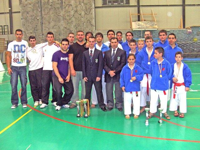 Equipos de los Clubes de Karate de Granada: Olympo Maracena y No-Kachi