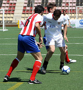 Una acción del partido entre Sevilla y Granada CF