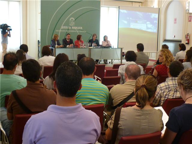 Más de medio centenar de personas acudieron al foro (GRJ) Más de medio centenar de personas acudieron al foro (GRJ)