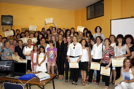 Foto de familia de ls homenajeadas en la localidad granadina de Órgiva (GRJ) Foto de familia de ls homenajeadas en la localidad granadina de Órgiva (GRJ)
