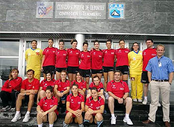 Los féminas de la Selección Española en el CAR de Sierra Nevada