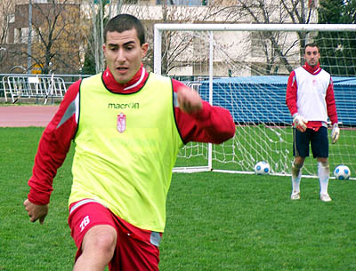 Jony tendrá que hacer las maletas buscando minutos en Segunda B (GRJ)