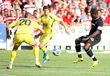 Ighalo ha sido cedido al AC Secena, un recién ascendido a la serie A italiana (LOF) Ighalo ha sido cedido al AC Secena, un recién ascendido a la serie A italiana (LOF)