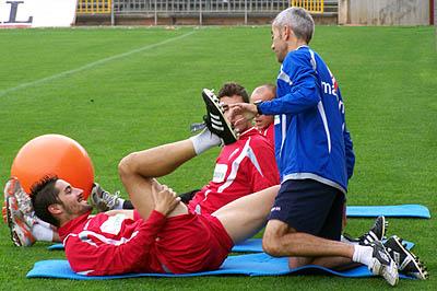 Seco durante un entrenamiento con la plantilla del Granada CF (GRJ)