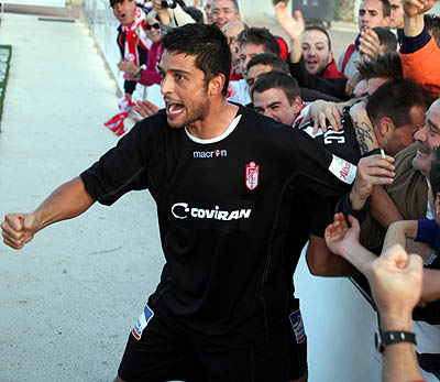 La eficacia arriba de Tariq será clave para el retorno a Segunda División