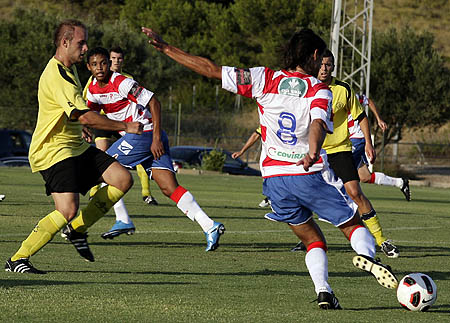 Muriel aguarda el pase de Jonathan Granada ante el FC Puente Tocinos (LOF)