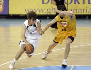 Jorge Fernandez frente a Mario Fernández, nuevo base del CBG Jorge Fernandez frente a Mario Fernández, nuevo base del CBG