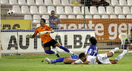Roberto no pudo hacer nada en los dos goles encajados en Albacete (LOF)