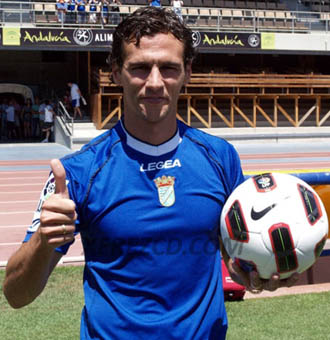El sevillano Capi no podrá volver a Los Cármenes por lesión