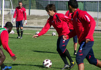 Carlos Calvo en un entrenamiento en los campos de Antonio Sánchez
