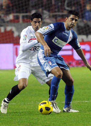 Tariq en una acción del encuentro (SEVILLAFC.ES)