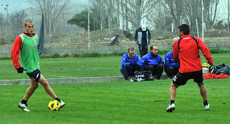 Bergantiños y Felipe Sanchón, durante el entrenamiento de ayer (BALDOMERO)