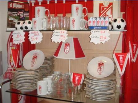 La nueva tienda estará situada junto a la Puerta 3 del Estadio `Los Cármenes`