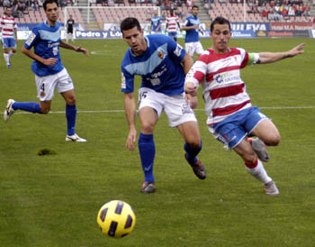 Collantes cuajó un buen partido en la banda derecha (AYALA)