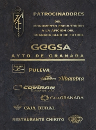 Montaje provisional de placa de bronce a patrocinadores