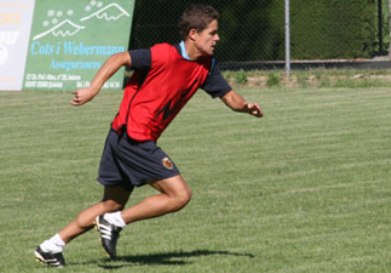 Álex Cruz, durante un entrenamiento con el Nástic de Tarragona