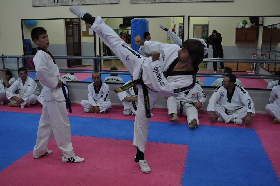 Los taekwondistas del Reina Isabel de Purullena no faltarán a la cita