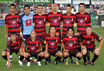 Alineación rojiblanca en el `Salto del Caballo` (GRANADACF.ES)